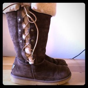 UGG boots upside tall lace up brown size 8